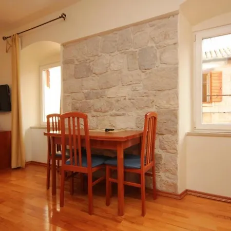 Studio Komiza 3035c